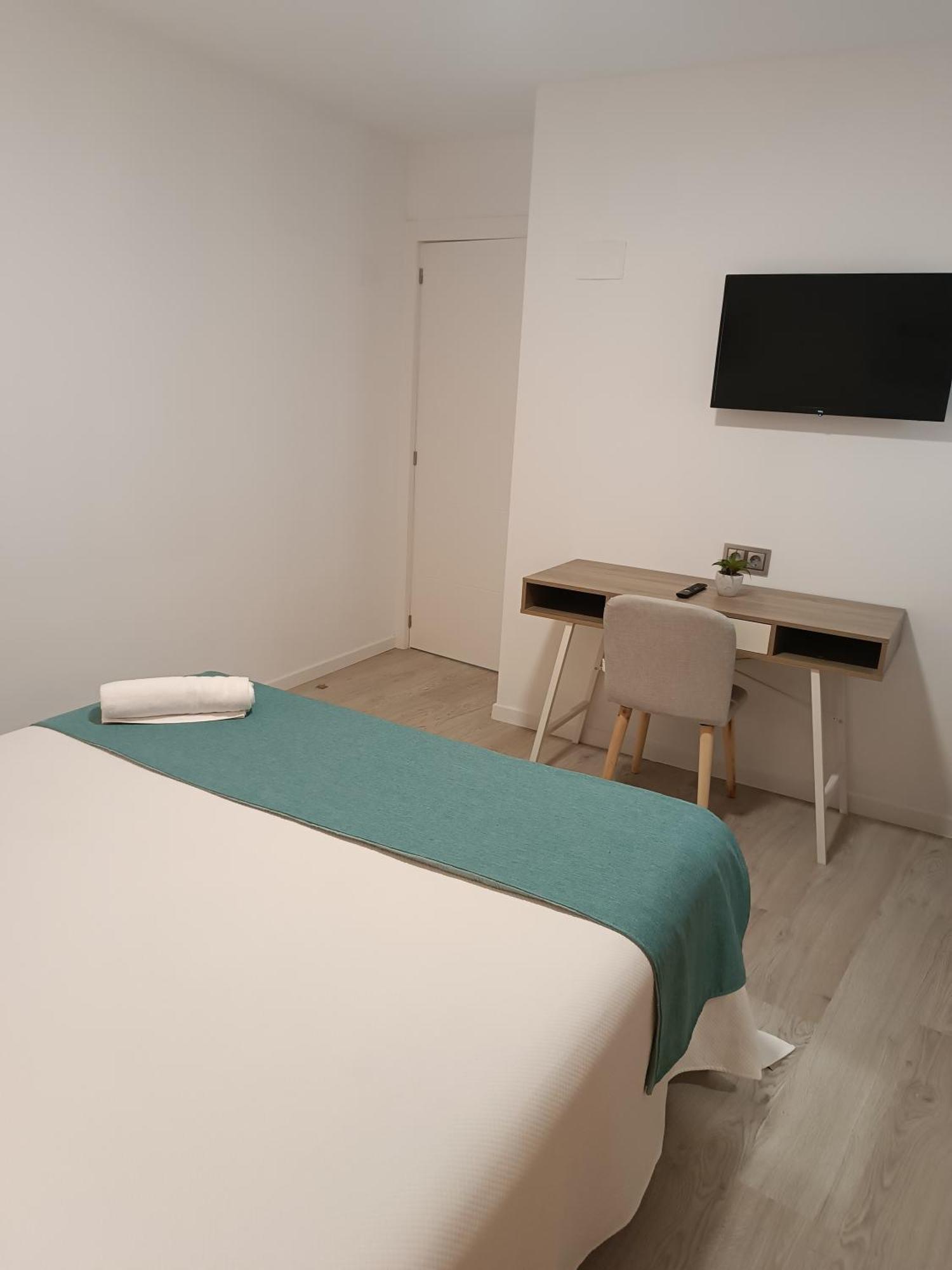 Apartamentos Turisticos Avila Puerta Del Puente 1-3 Kültér fotó
