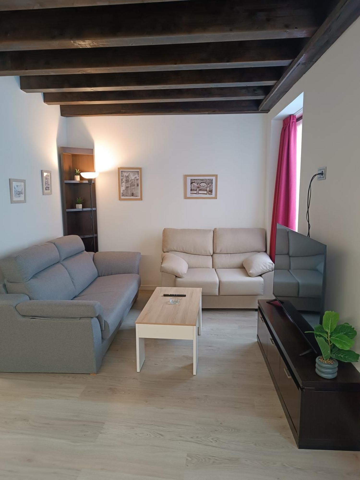 Apartamentos Turisticos Avila Puerta Del Puente 1-3 Kültér fotó